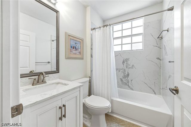 3053 Driftwood WAY 3907, Naples, FL 34109