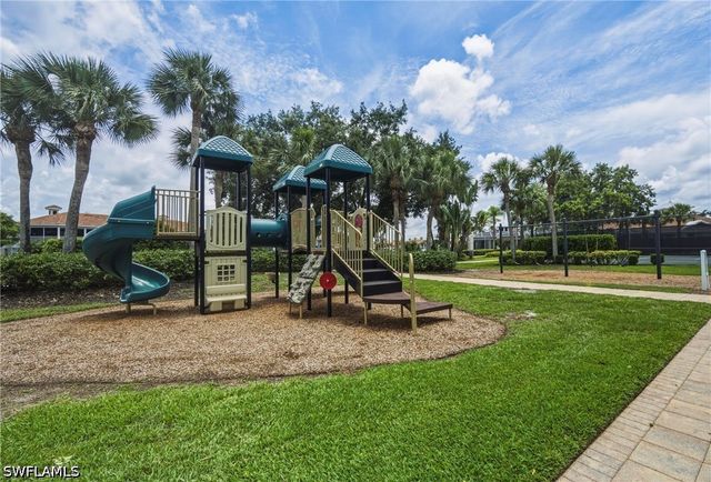 3053 Driftwood WAY 3907, Naples, FL 34109