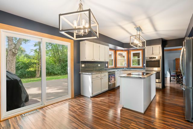1139 Grand Oak Court, Bartlett, IL 60103