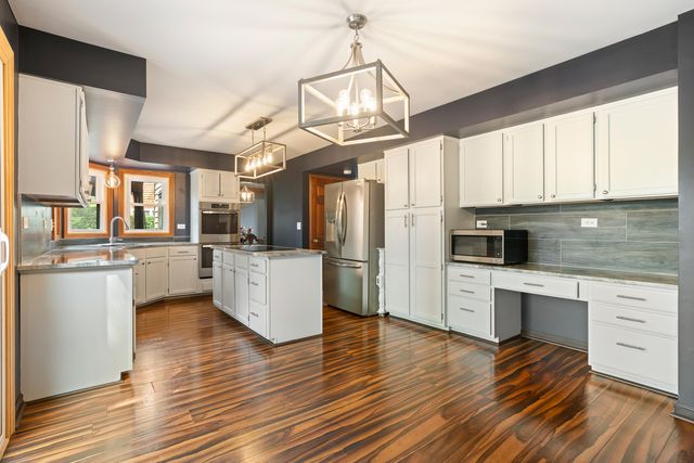 1139 Grand Oak Court, Bartlett, IL 60103