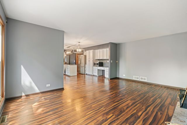 1139 Grand Oak Court, Bartlett, IL 60103