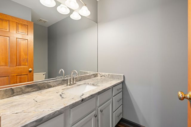 1139 Grand Oak Court, Bartlett, IL 60103