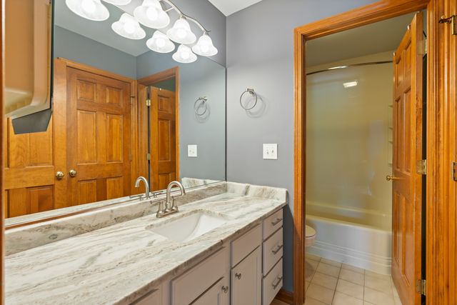 1139 Grand Oak Court, Bartlett, IL 60103