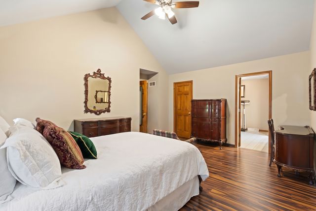 1139 Grand Oak Court, Bartlett, IL 60103
