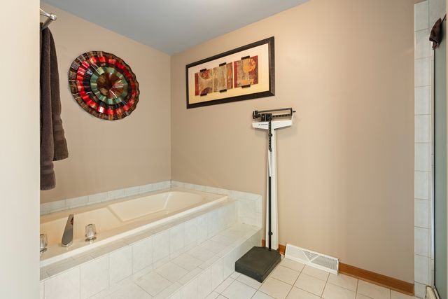 1139 Grand Oak Court, Bartlett, IL 60103