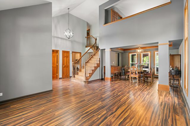 1139 Grand Oak Court, Bartlett, IL 60103