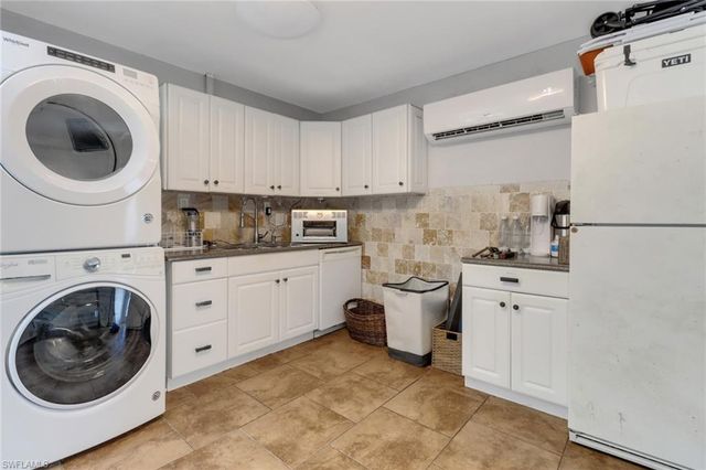 1282 Illinois DR, Naples, FL 34103