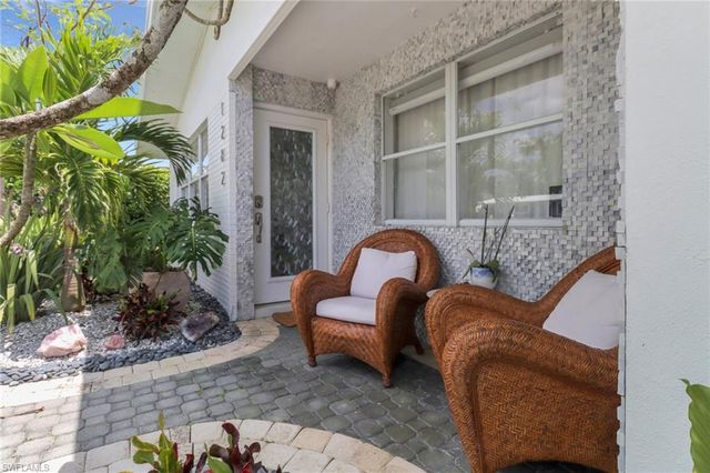 1282 Illinois DR, Naples, FL 34103