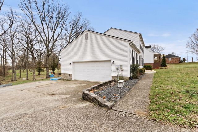 633 Pleasant Hill Drive, Harrodsburg, KY 40330