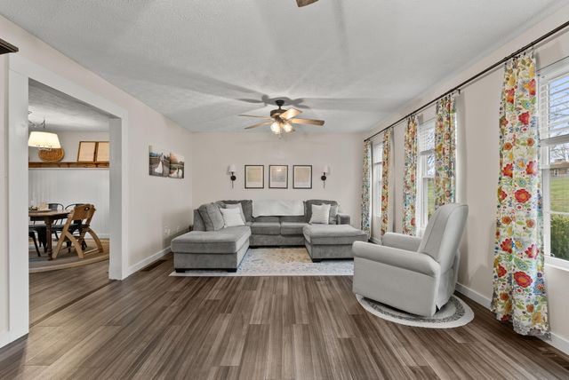 633 Pleasant Hill Drive, Harrodsburg, KY 40330