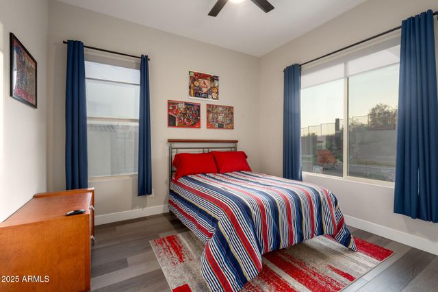 8528 W FALLEN LEAF Lane, Peoria, AZ 85383