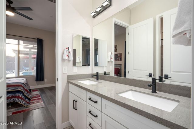 8528 W FALLEN LEAF Lane, Peoria, AZ 85383