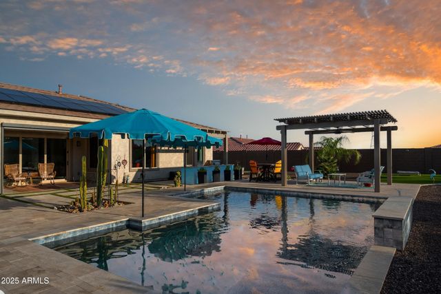 8528 W FALLEN LEAF Lane, Peoria, AZ 85383