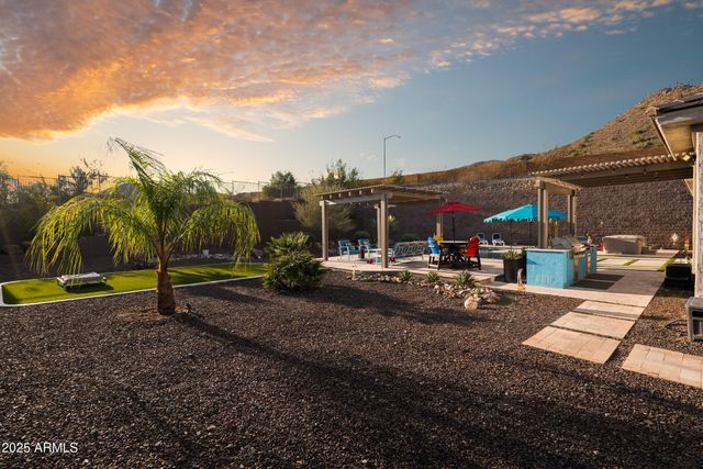 8528 W FALLEN LEAF Lane, Peoria, AZ 85383