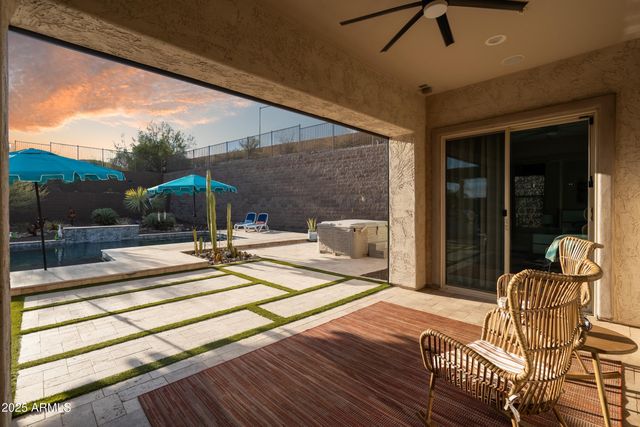 8528 W FALLEN LEAF Lane, Peoria, AZ 85383