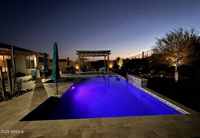 8528 W FALLEN LEAF Lane, Peoria, AZ 85383