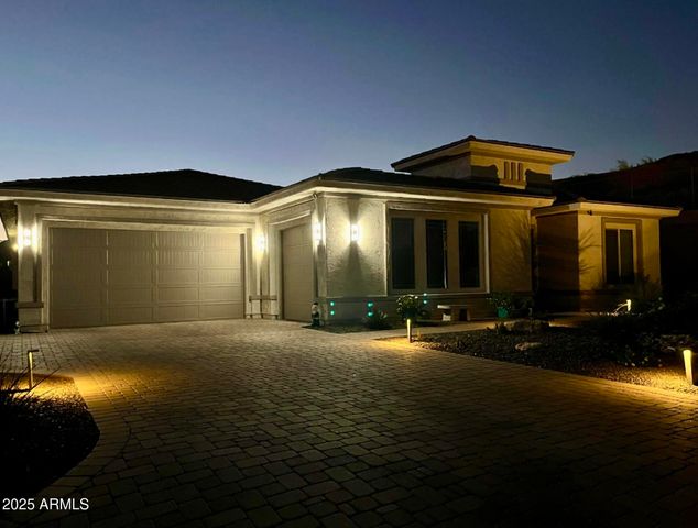 8528 W FALLEN LEAF Lane, Peoria, AZ 85383