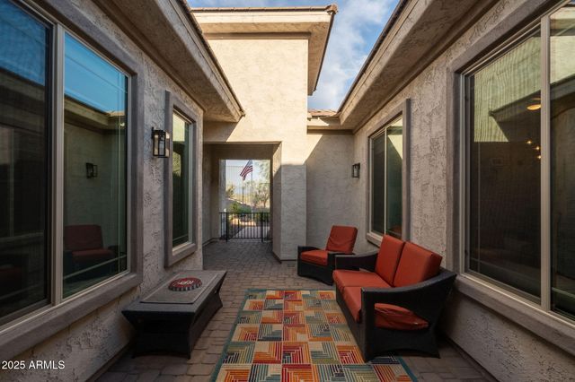 8528 W FALLEN LEAF Lane, Peoria, AZ 85383