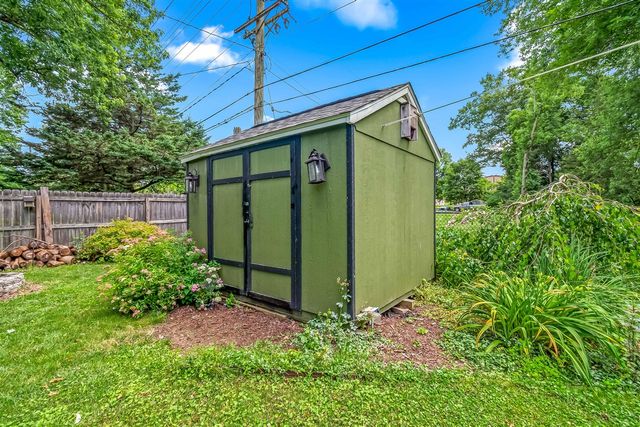 22 Morry Street, Hillsdale, MI 49242