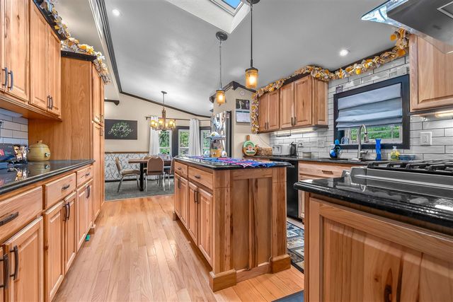 22 Morry Street, Hillsdale, MI 49242
