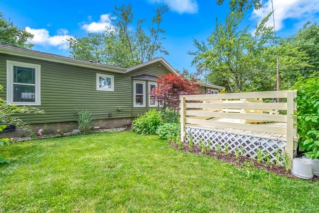 22 Morry Street, Hillsdale, MI 49242