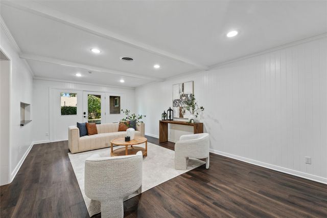 5830 Yarwell Drive, Houston, TX 77096