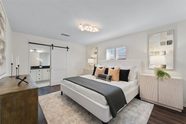 5830 Yarwell Drive, Houston, TX 77096