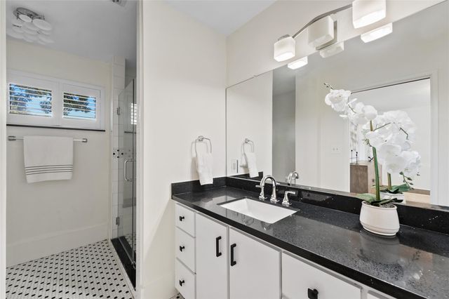 5830 Yarwell Drive, Houston, TX 77096