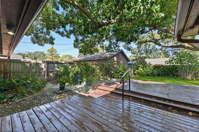5830 Yarwell Drive, Houston, TX 77096