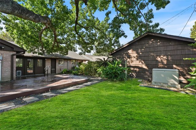 5830 Yarwell Drive, Houston, TX 77096