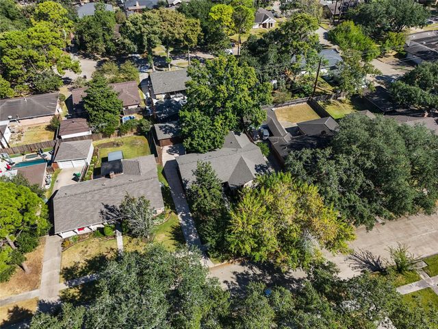 5830 Yarwell Drive, Houston, TX 77096