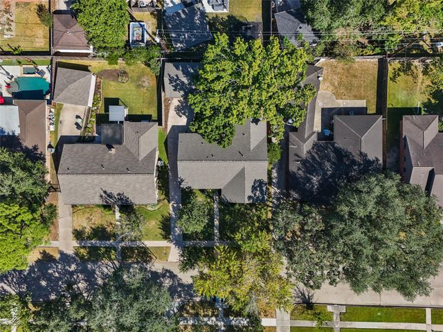 5830 Yarwell Drive, Houston, TX 77096
