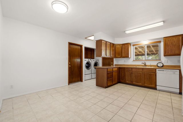 4001 La Frente Court SE, Rio Rancho, NM 87124