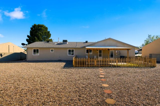 4001 La Frente Court SE, Rio Rancho, NM 87124