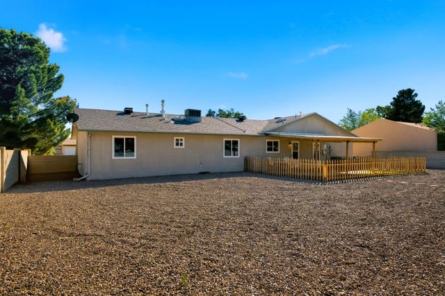 4001 La Frente Court SE, Rio Rancho, NM 87124