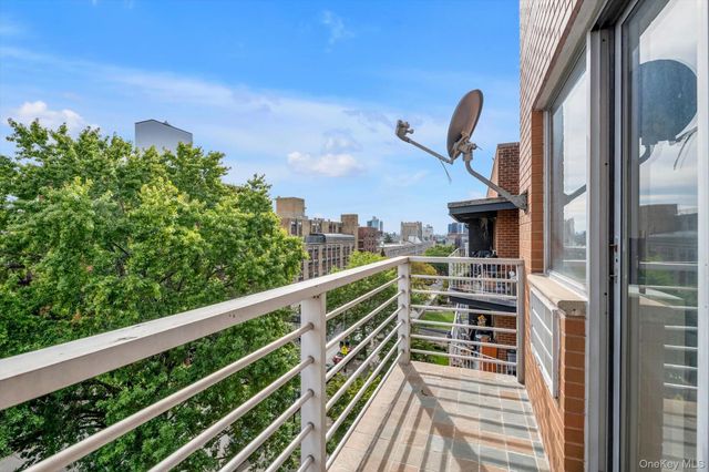 13987 35th Avenue 6B, Flushing, NY 11354