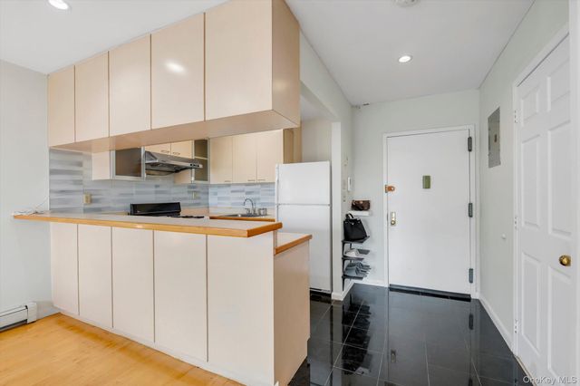 13987 35th Avenue 6B, Flushing, NY 11354