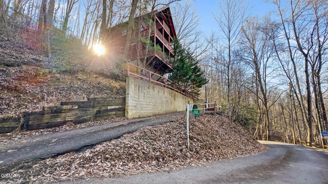 1322 Ridgefield Drive, Sevierville, TN 37876