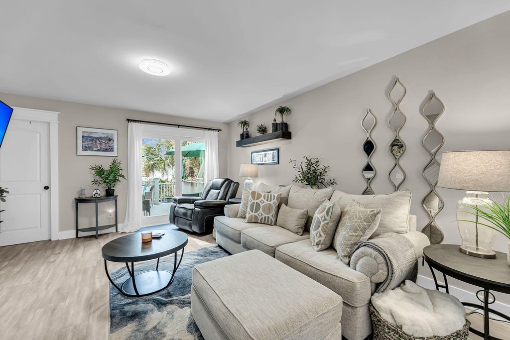 Image 17 of property listing at 9 1/2 Halsey Street, Charleston, SC 29401