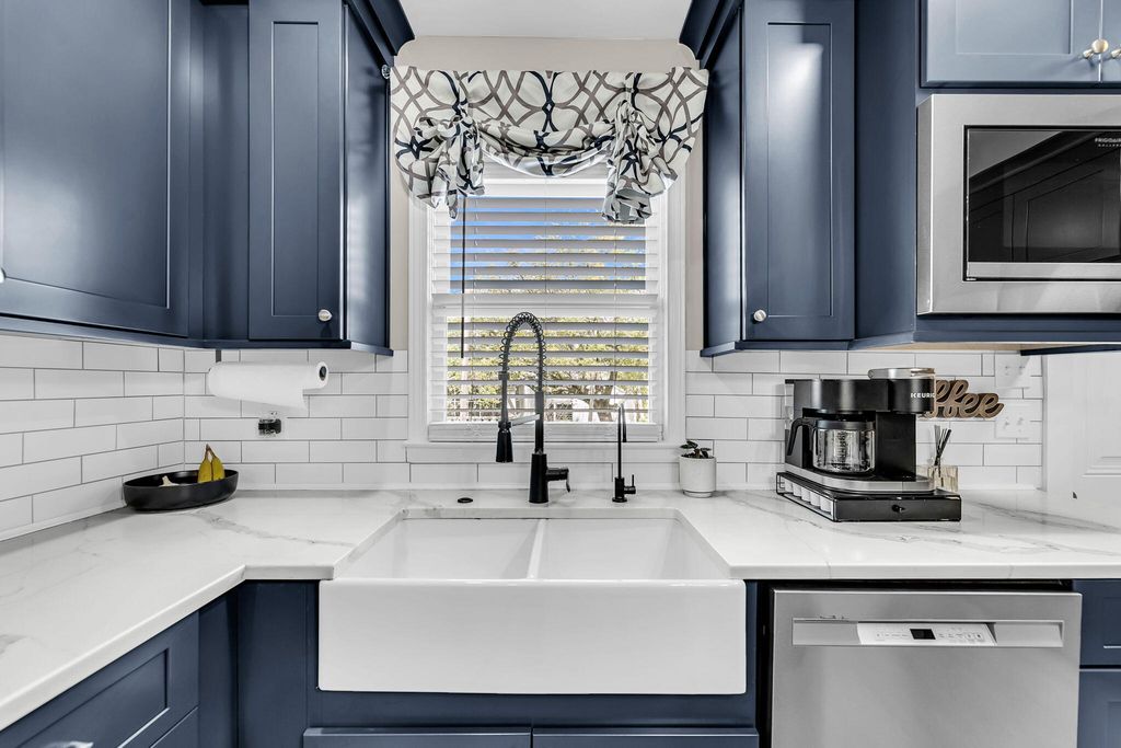 Image 22 of property listing at 9 1/2 Halsey Street, Charleston, SC 29401