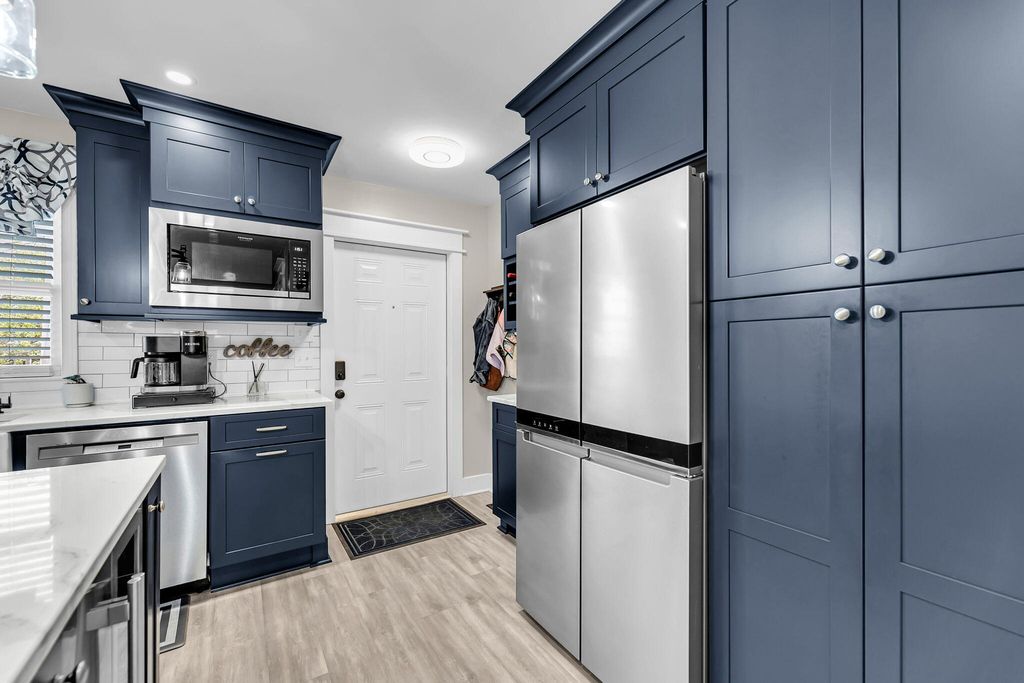 Image 23 of property listing at 9 1/2 Halsey Street, Charleston, SC 29401