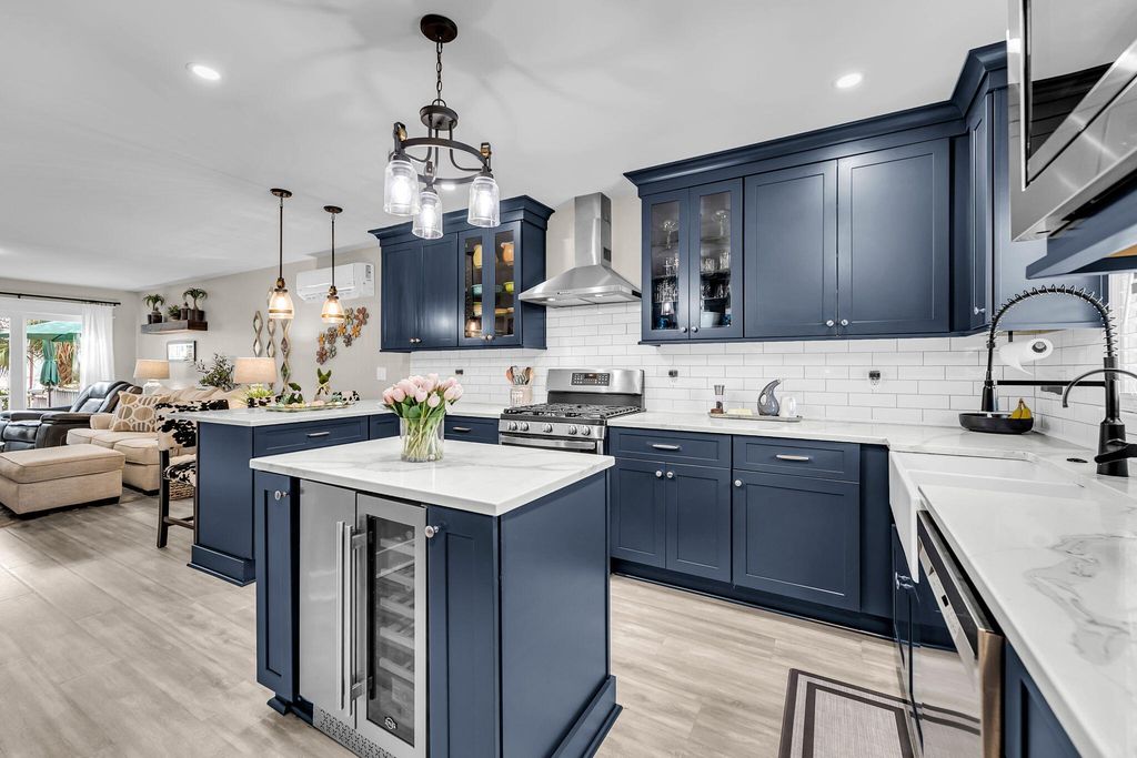 Image 24 of property listing at 9 1/2 Halsey Street, Charleston, SC 29401