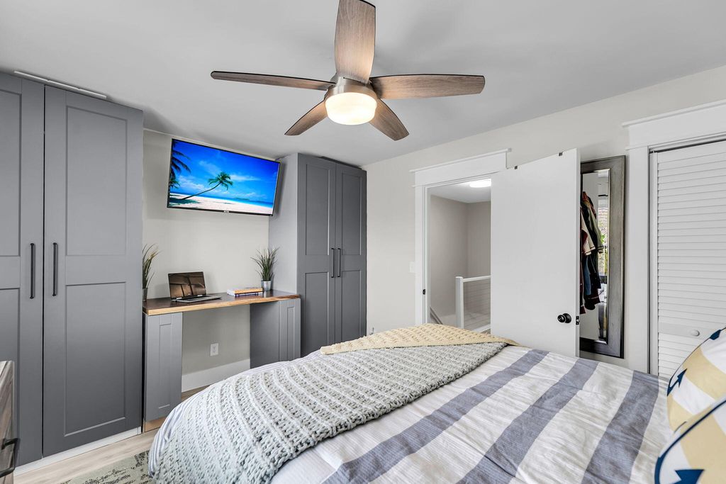 Image 29 of property listing at 9 1/2 Halsey Street, Charleston, SC 29401