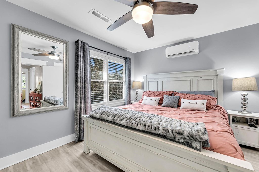 Image 32 of property listing at 9 1/2 Halsey Street, Charleston, SC 29401