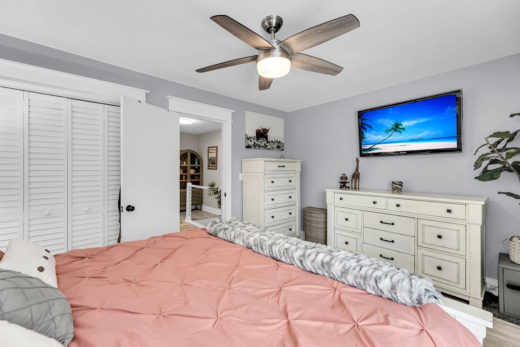 Image 33 of property listing at 9 1/2 Halsey Street, Charleston, SC 29401