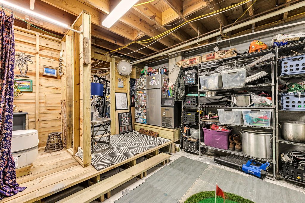 Image 39 of property listing at 9 1/2 Halsey Street, Charleston, SC 29401