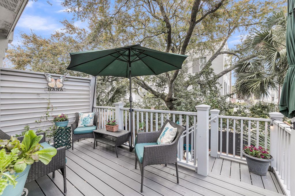 Image 7 of property listing at 9 1/2 Halsey Street, Charleston, SC 29401