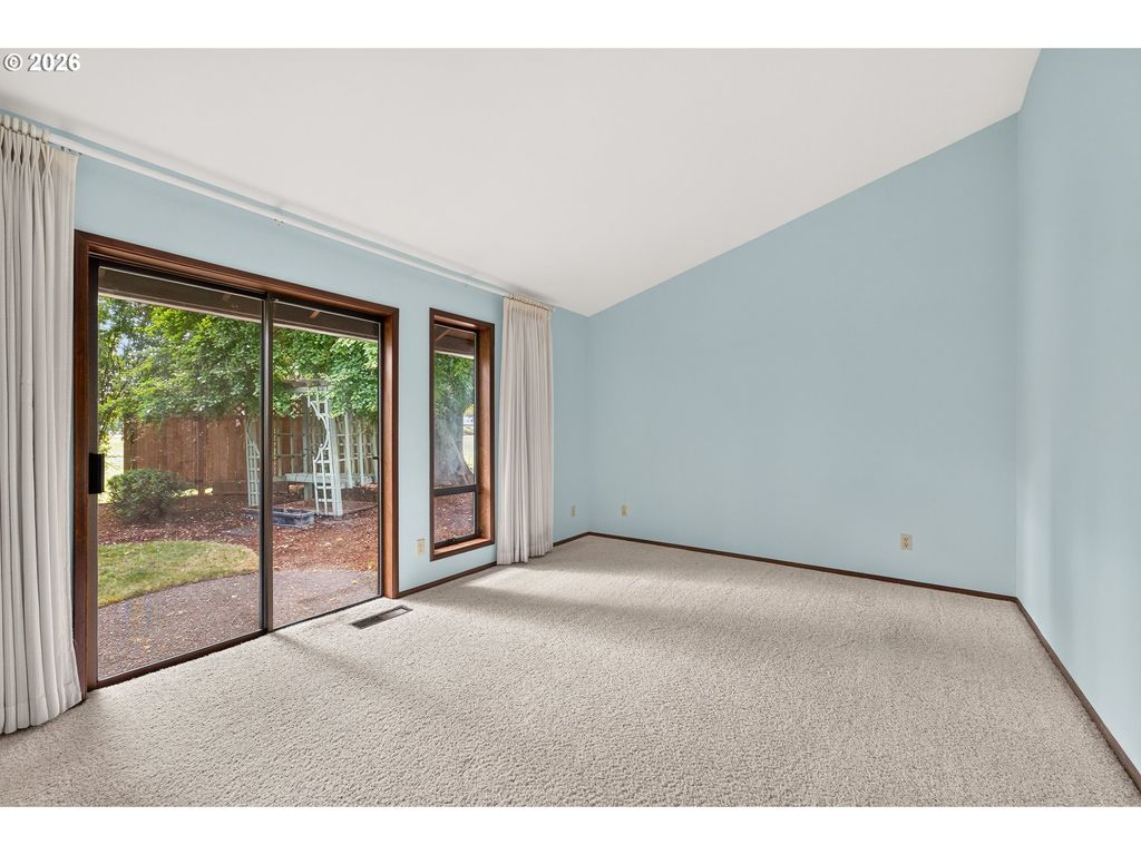 Image 32 of property listing at 1843 Nw SAINT ANDREWS Dr, Mc Minnville, OR 97128