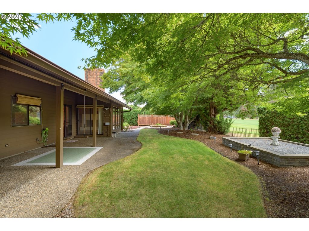 Image 35 of property listing at 1843 Nw SAINT ANDREWS Dr, Mc Minnville, OR 97128