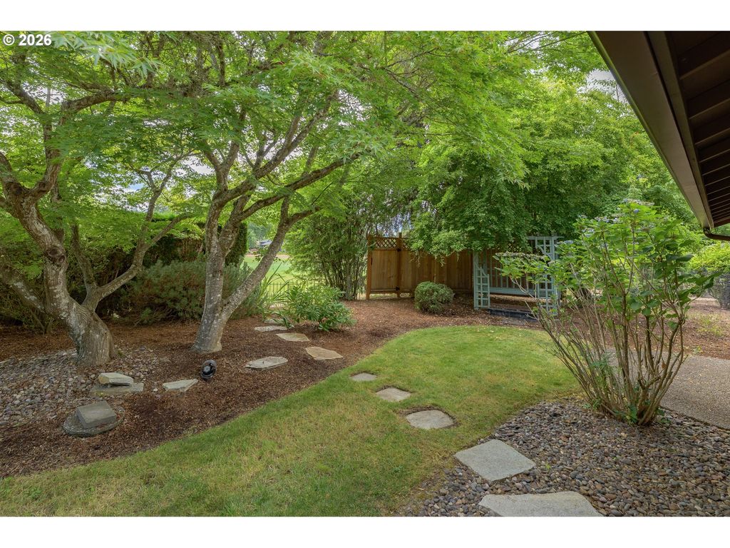 Image 37 of property listing at 1843 Nw SAINT ANDREWS Dr, Mc Minnville, OR 97128
